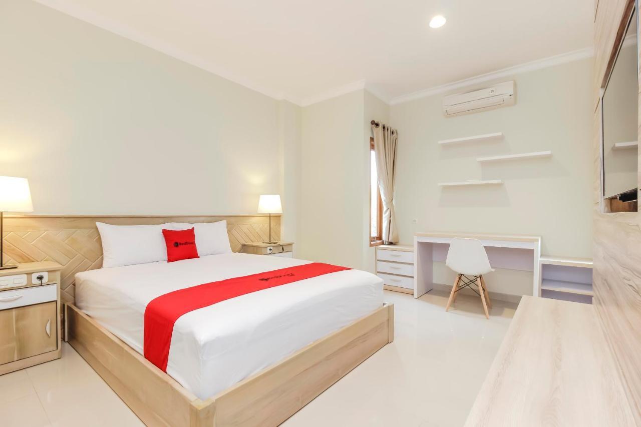 RedDoorz Premium near Ragunan Zoo 2 Jakarta Luaran gambar