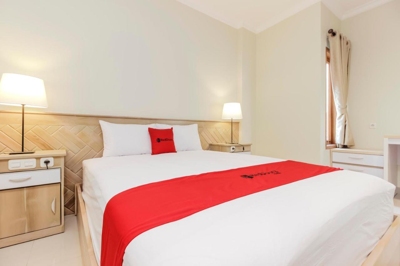 RedDoorz Premium near Ragunan Zoo 2 Jakarta Luaran gambar